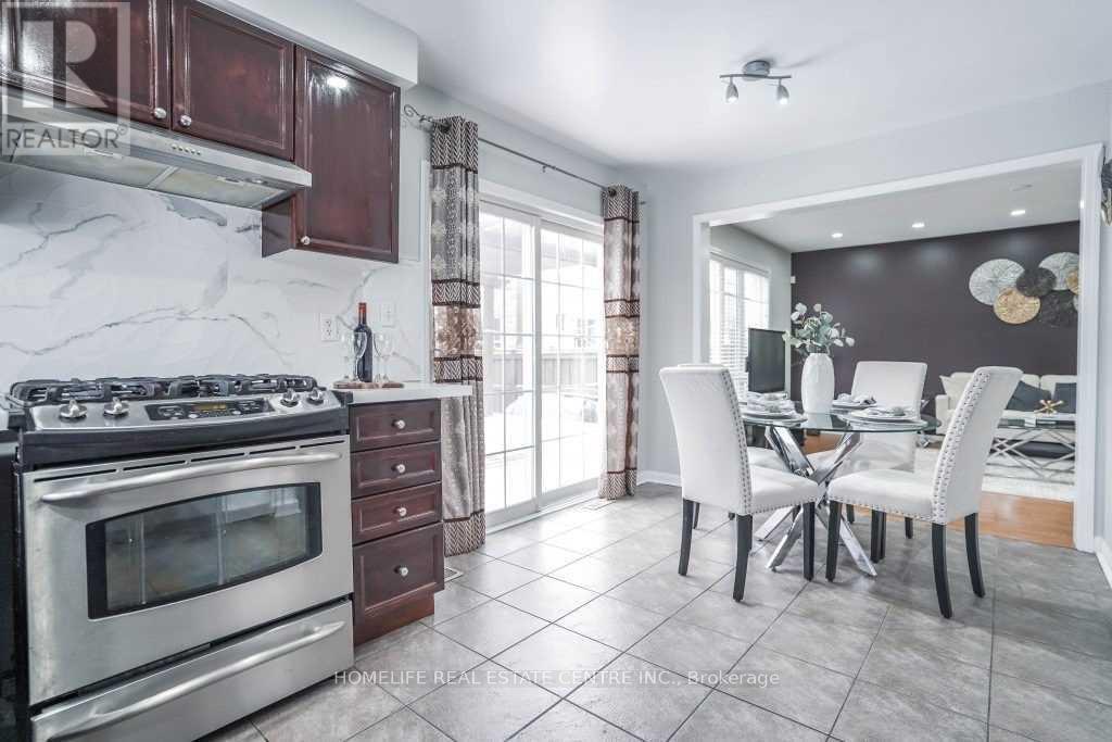 2 Chudleigh Avenue, Brampton, Ontario  L6X 0N1 - Photo 10 - W12402240