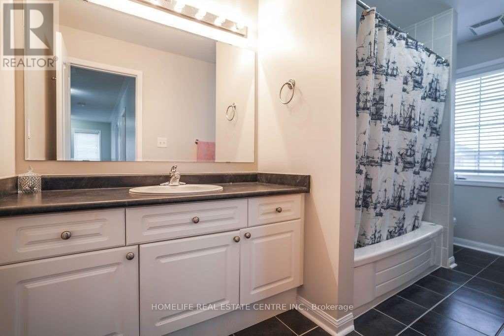 2 Chudleigh Avenue, Brampton, Ontario  L6X 0N1 - Photo 16 - W12402240