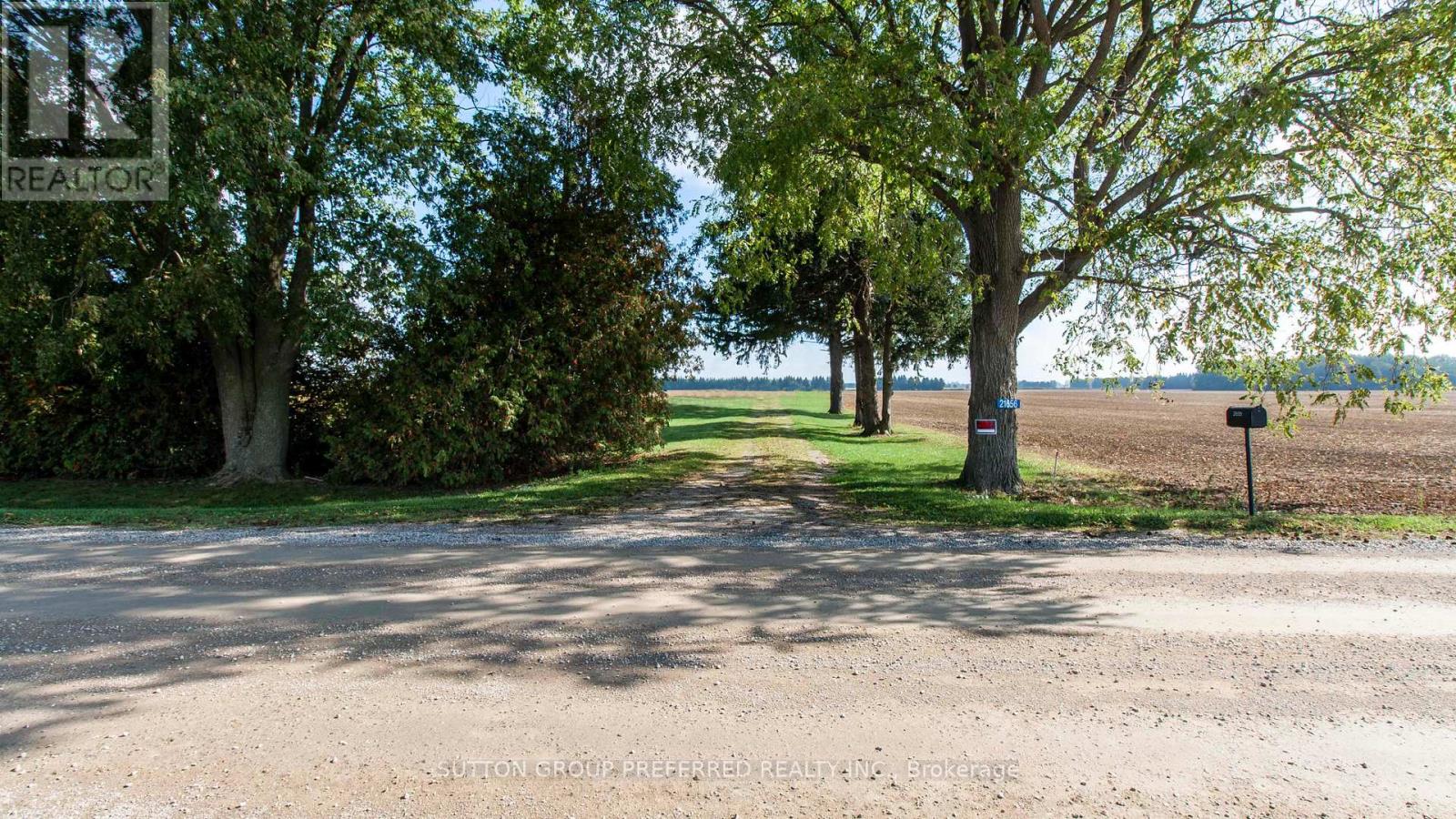 21656 Heritage Road, Thames Centre, Ontario  N0M 2P0 - Photo 14 - X12352640