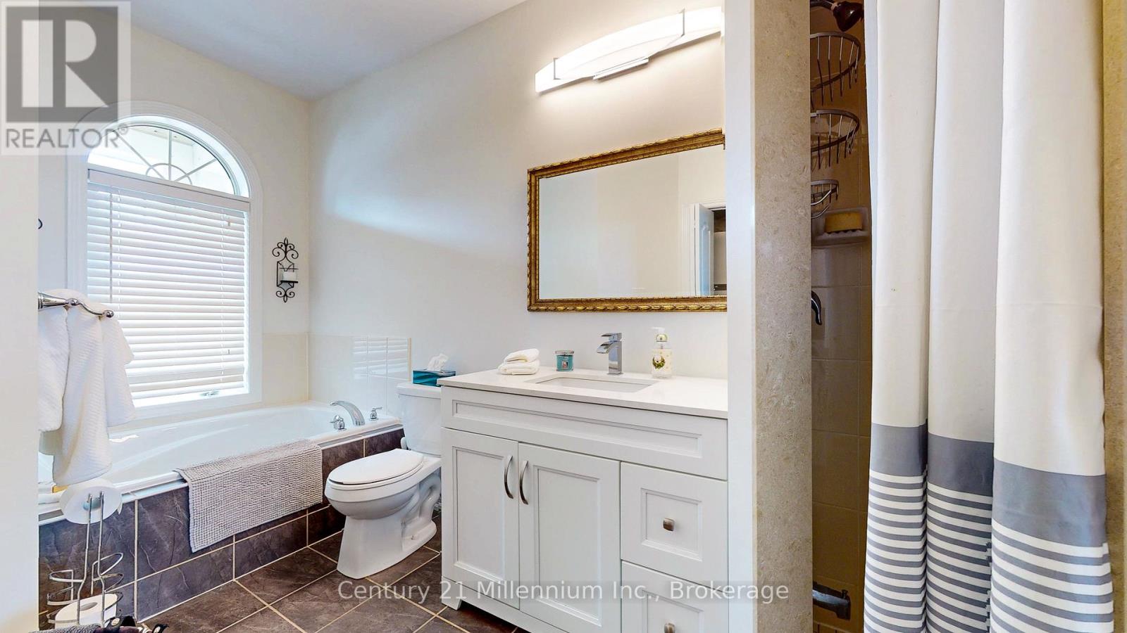 7 Clubhouse Drive, Collingwood, Ontario  L9Y 4Z5 - Photo 13 - S12437354