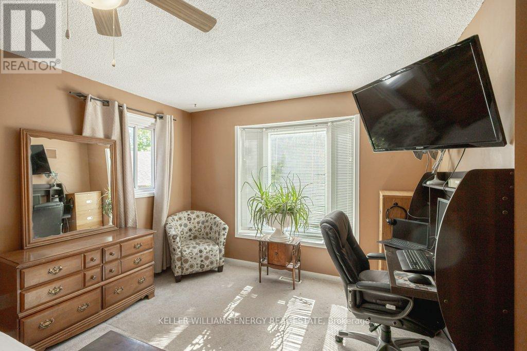 17 Barrow Court, Whitby, Ontario  L1P 1E4 - Photo 15 - E12437392