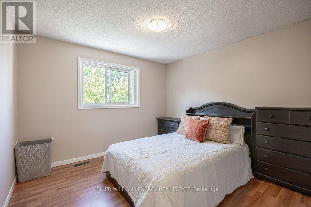 17 Barrow Court, Whitby, Ontario  L1P 1E4 - Photo 16 - E12437392