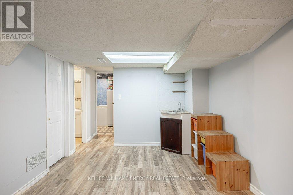 17 Barrow Court, Whitby, Ontario  L1P 1E4 - Photo 23 - E12437392