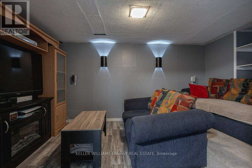 17 Barrow Court, Whitby, Ontario  L1P 1E4 - Photo 25 - E12437392