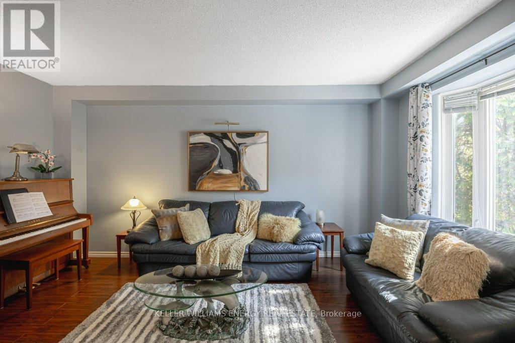 17 Barrow Court, Whitby, Ontario  L1P 1E4 - Photo 5 - E12437392