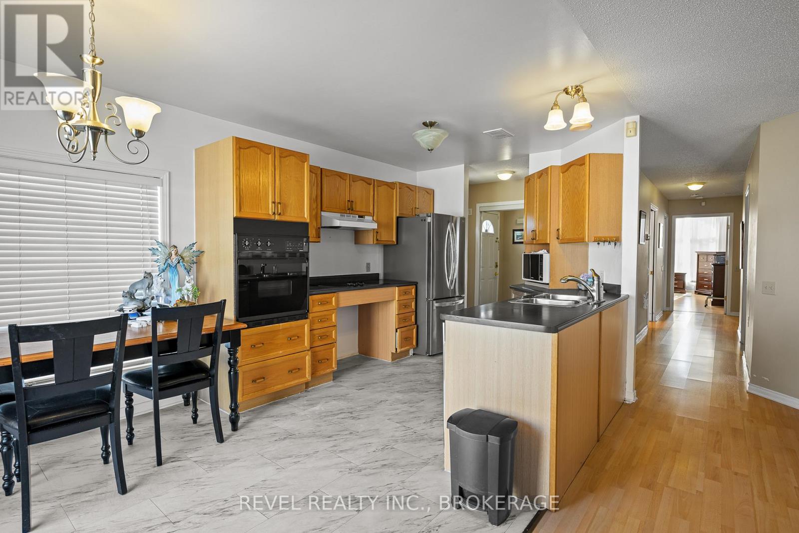 37 Wilfred Crescent, Kingston, Ontario  K7K 7G7 - Photo 5 - X12437327