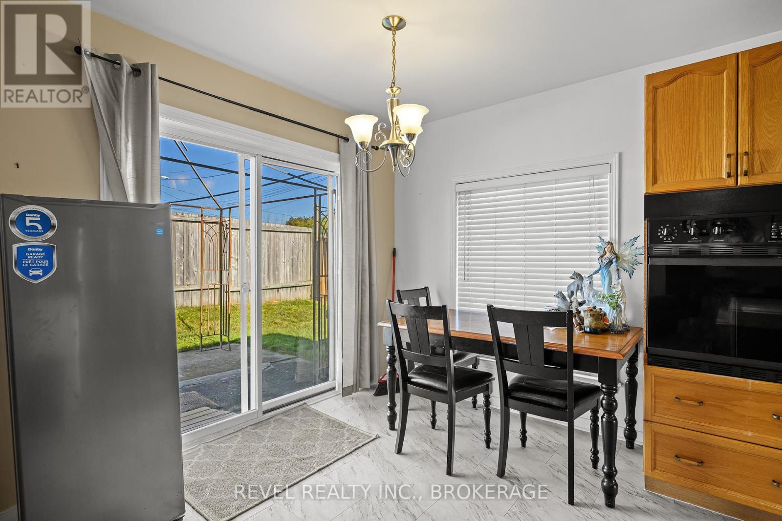 37 Wilfred Crescent, Kingston, Ontario  K7K 7G7 - Photo 6 - X12437327