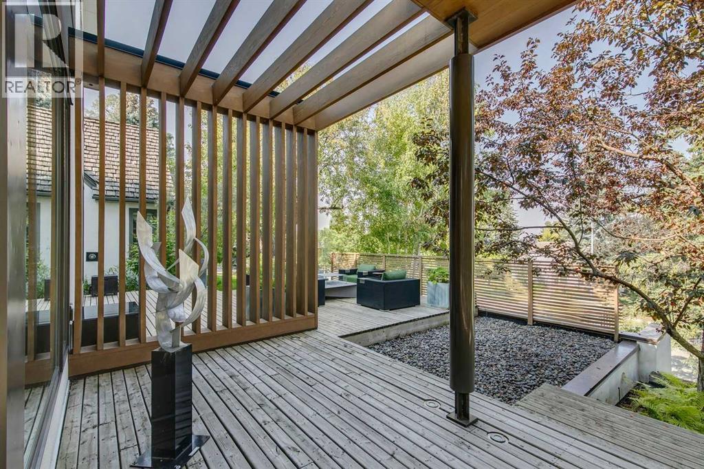 529 Sunderland Avenue Sw, Calgary, Alberta  T3C 2K5 - Photo 4 - A2256811
