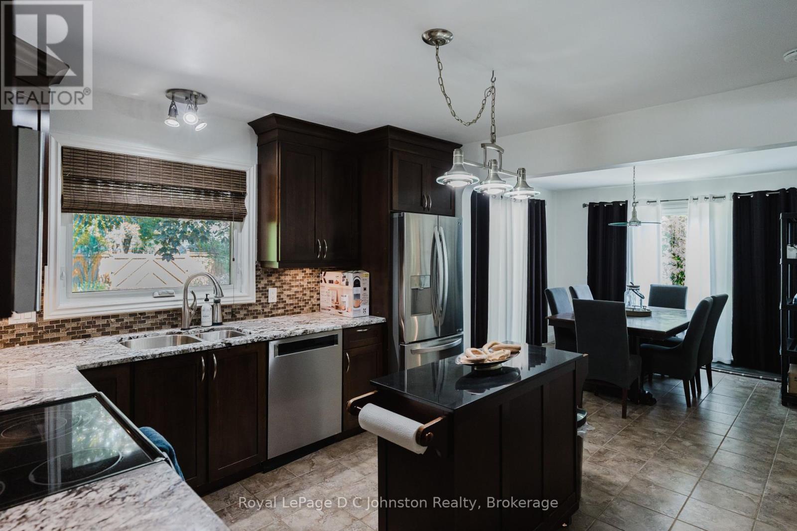 623 Louis Street, Saugeen Shores, Ontario  N0H 2C0 - Photo 15 - X12437368
