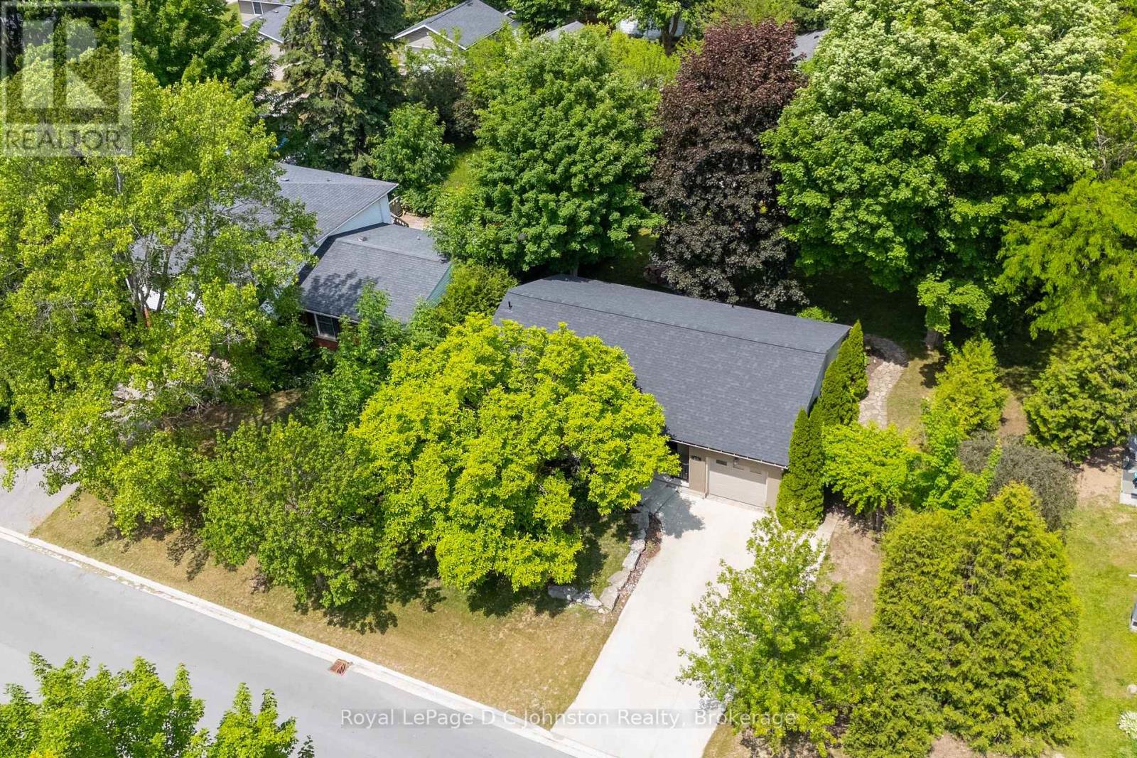 623 Louis Street, Saugeen Shores, Ontario  N0H 2C0 - Photo 4 - X12437368