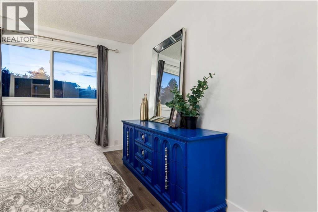 11011 Oakfield Drive Sw, Calgary, Alberta  T2W 3H3 - Photo 16 - A2257351