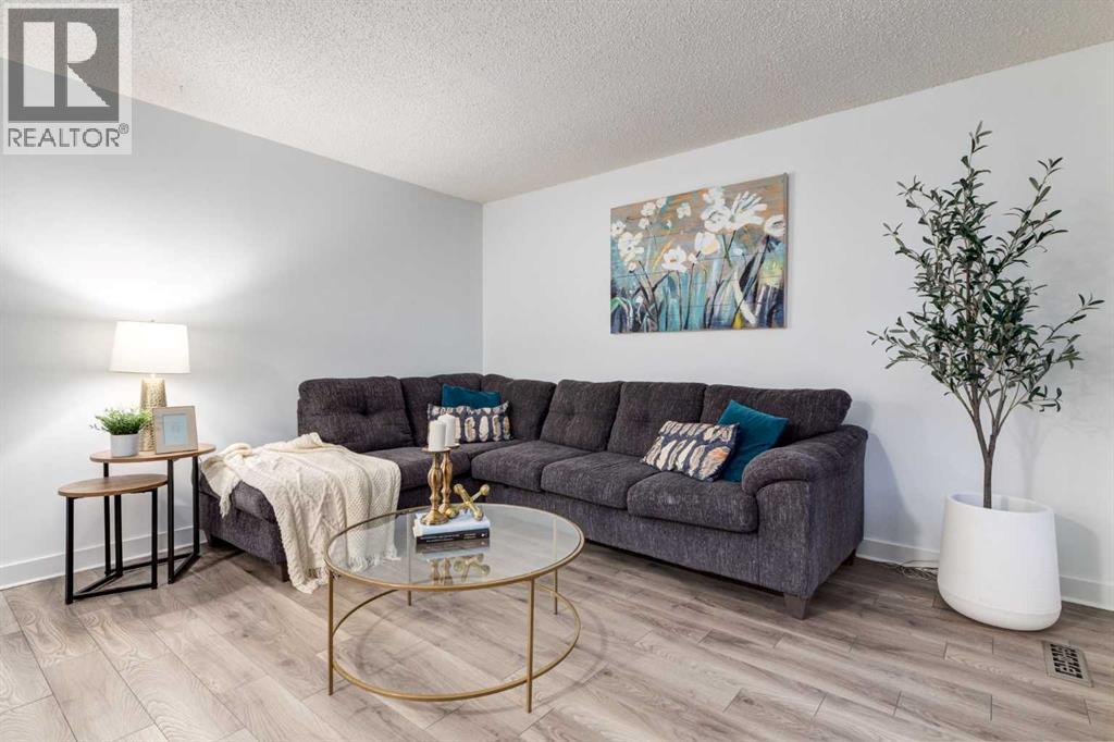 11011 Oakfield Drive Sw, Calgary, Alberta  T2W 3H3 - Photo 11 - A2257351