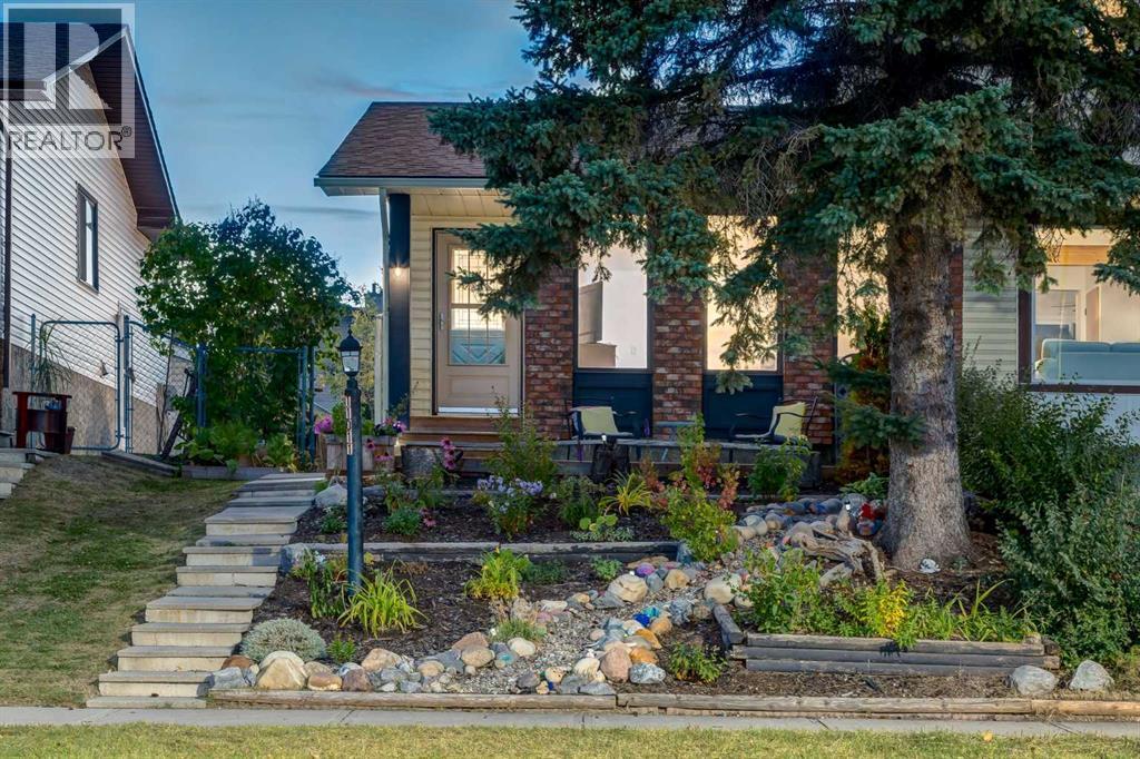 11011 Oakfield Drive Sw, Calgary, Alberta  T2W 3H3 - Photo 1 - A2257351