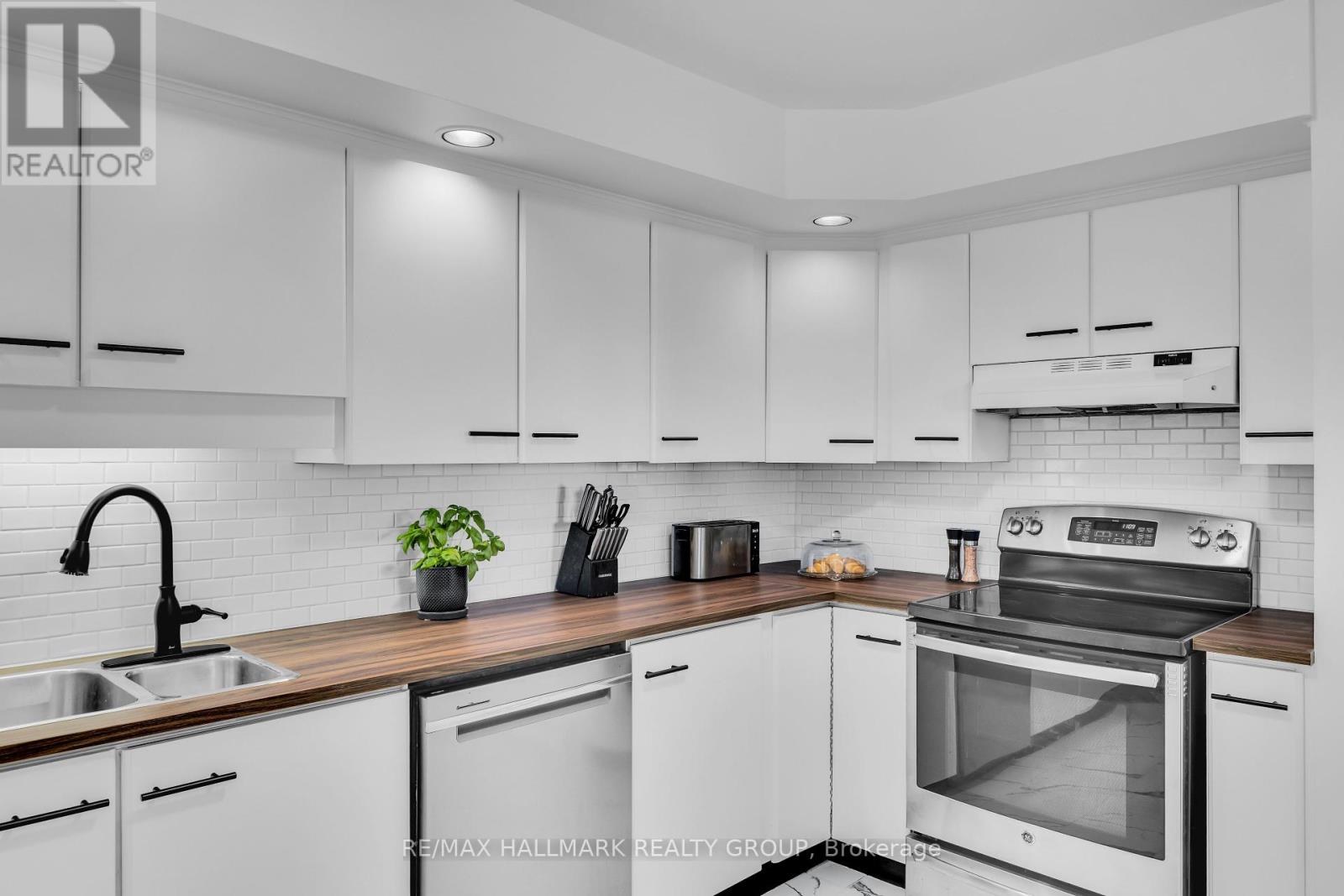 3 - 5 Timberview Way, Ottawa, Ontario  K2H 9M6 - Photo 24 - X12437387