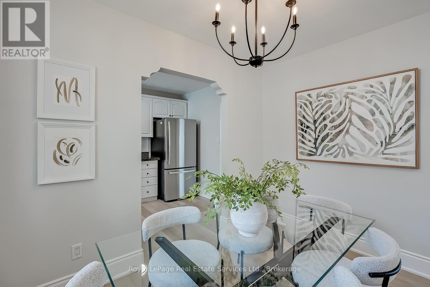 397 Bartos Drive, Oakville, Ontario  L6K 3E5 - Photo 11 - W12437334