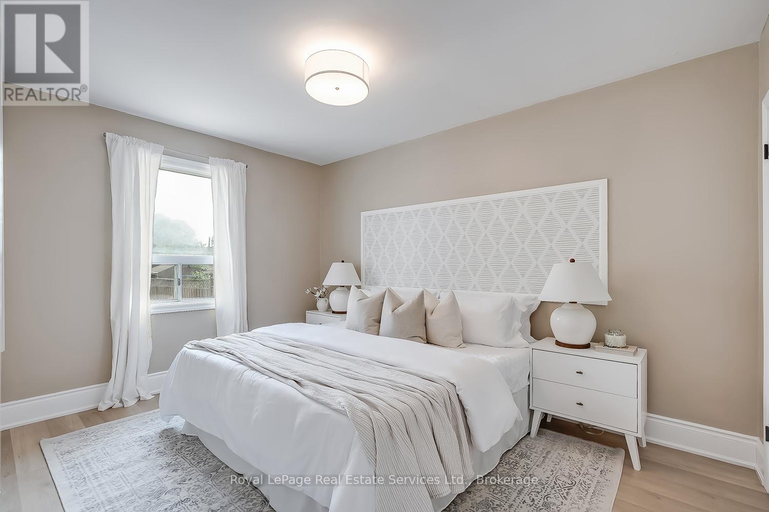 397 Bartos Drive, Oakville, Ontario  L6K 3E5 - Photo 18 - W12437334