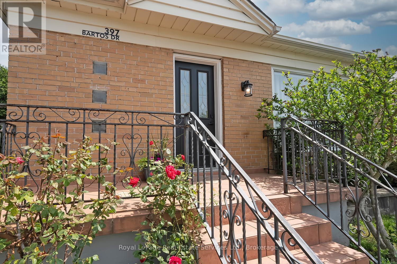 397 Bartos Drive, Oakville, Ontario  L6K 3E5 - Photo 2 - W12437334