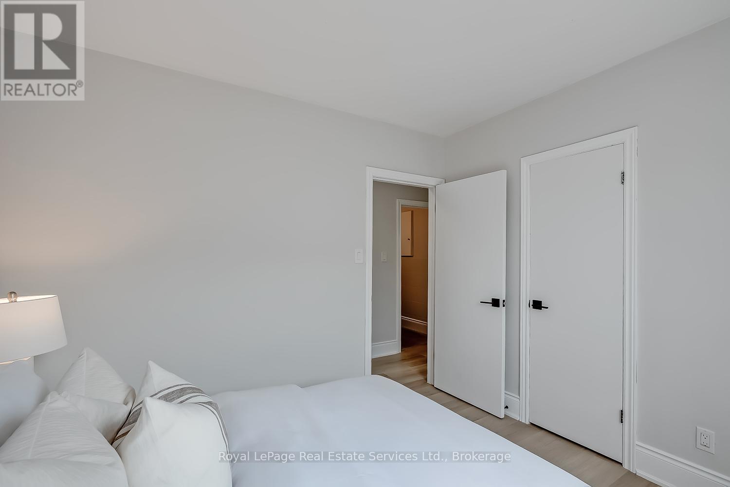 397 Bartos Drive, Oakville, Ontario  L6K 3E5 - Photo 24 - W12437334