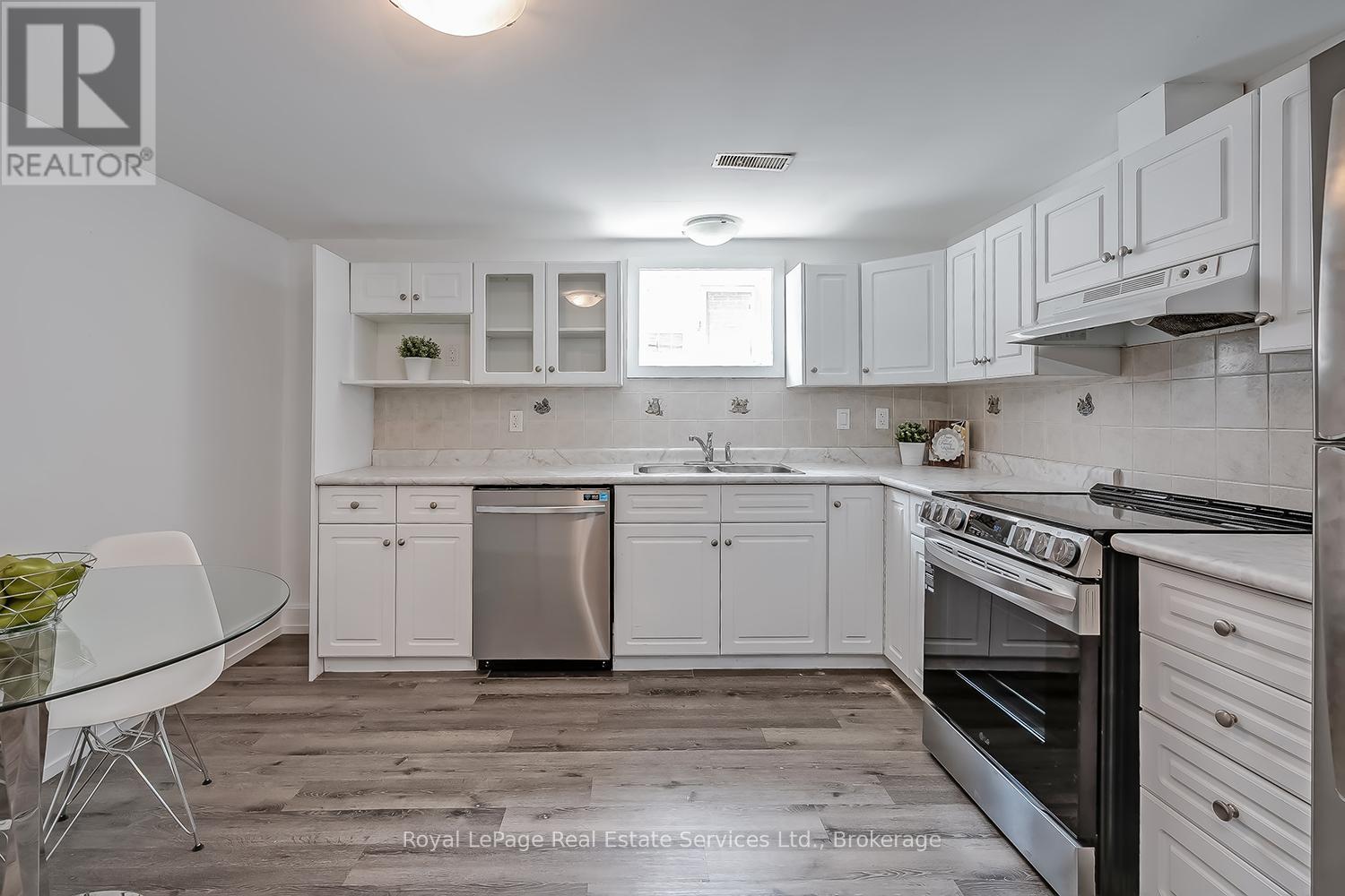 397 Bartos Drive, Oakville, Ontario  L6K 3E5 - Photo 35 - W12437334