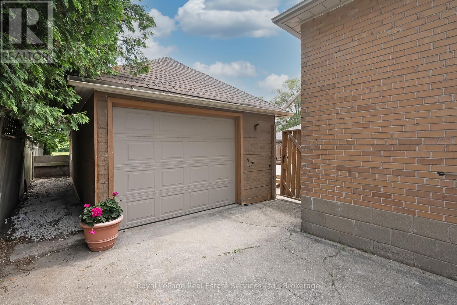 397 Bartos Drive, Oakville, Ontario  L6K 3E5 - Photo 42 - W12437334