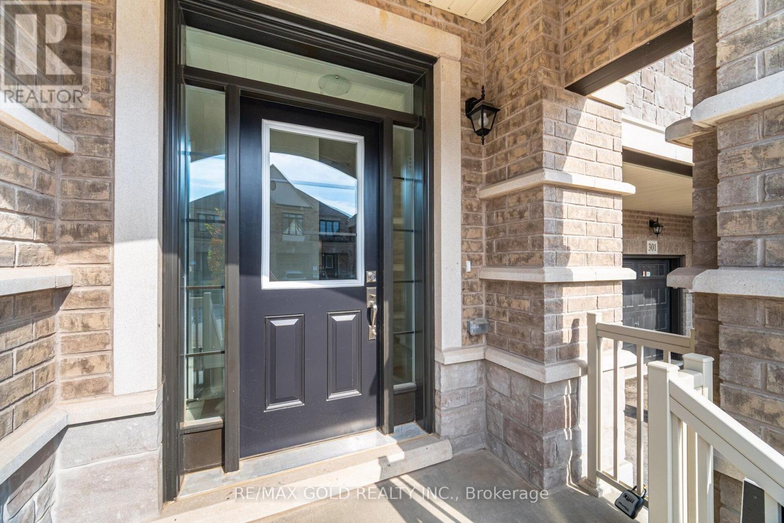 303 Bergamot Avenue, Milton, Ontario  L9E 1G5 - Photo 2 - W12427245