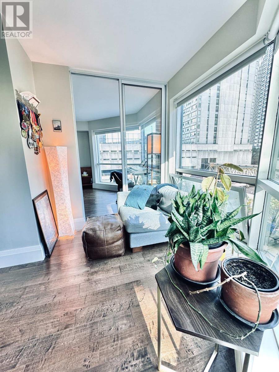 408 - 10 Queens Quay W, Toronto, Ontario  M5J 2R9 - Photo 11 - C12433451