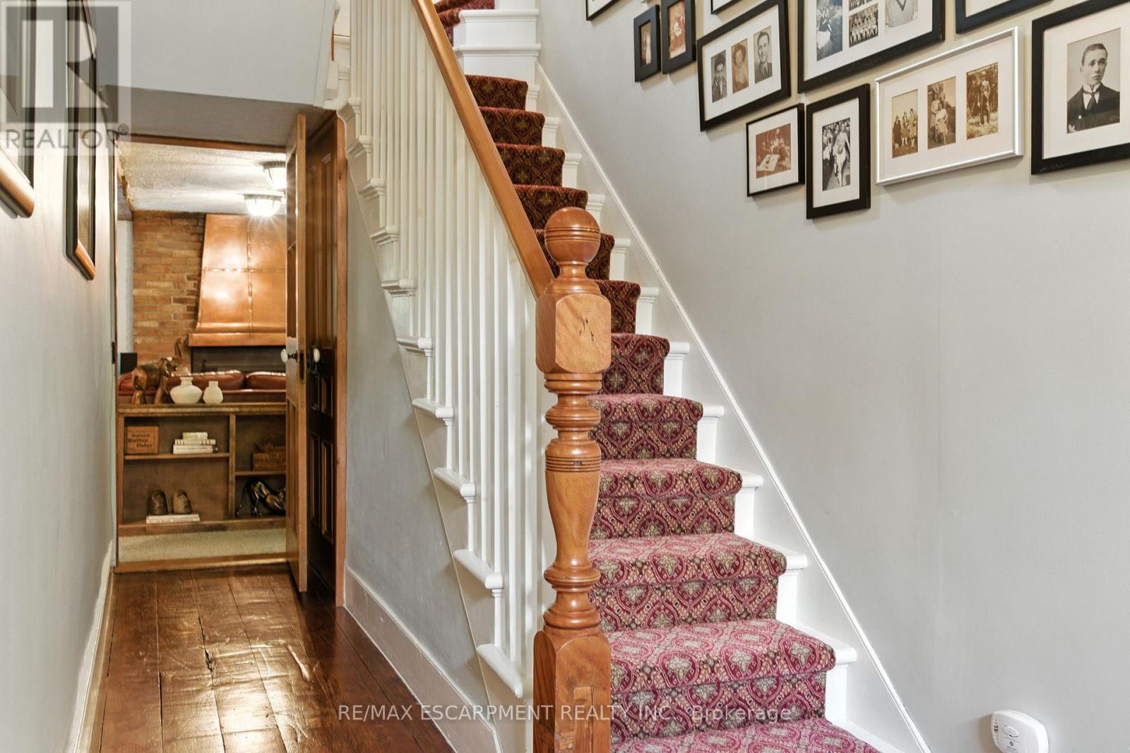 6 Prince Street, Halton Hills, Ontario  L7G 2X2 - Photo 6 - W12435214