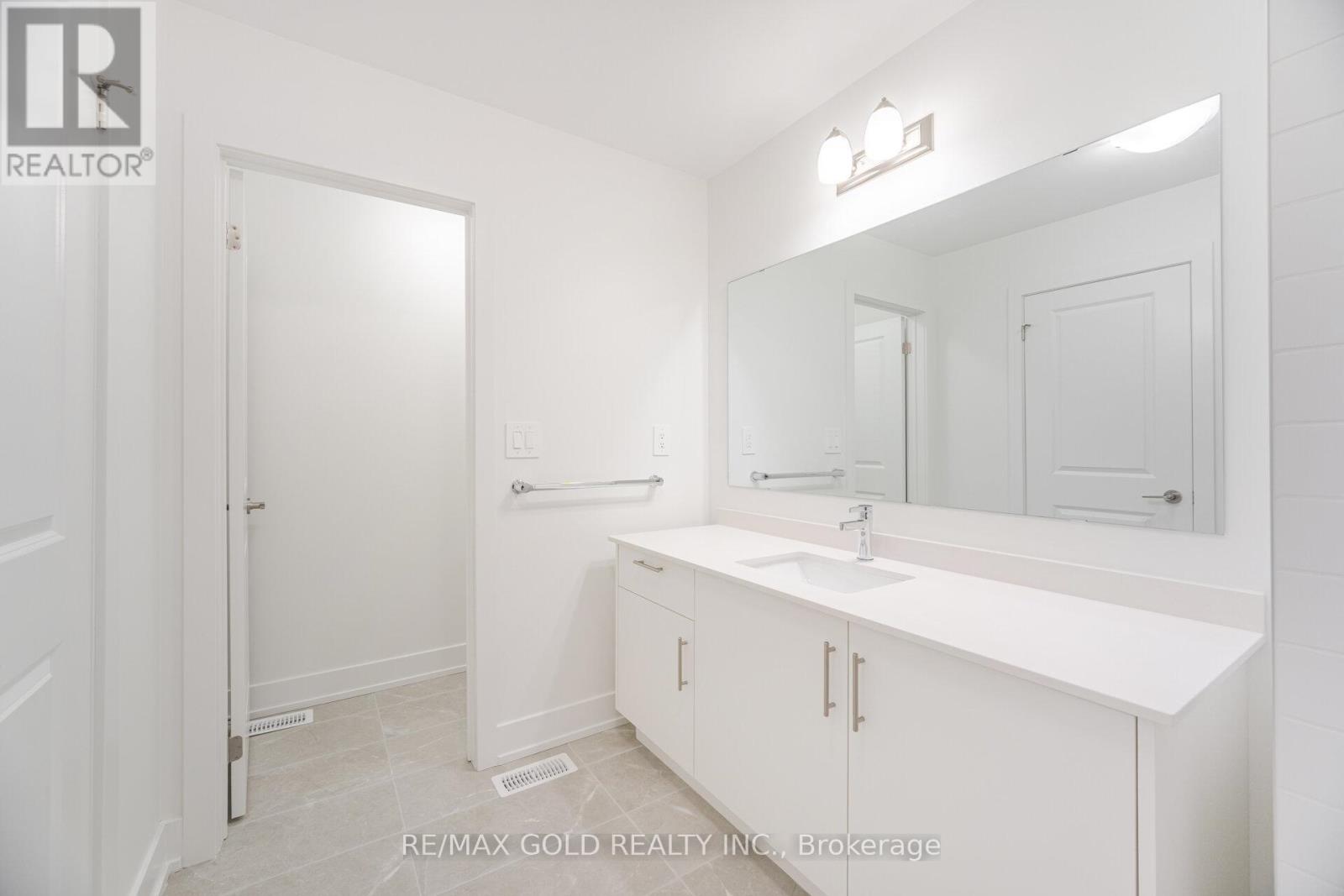 303 Bergamot Avenue, Milton, Ontario  L9E 1G5 - Photo 23 - W12427245