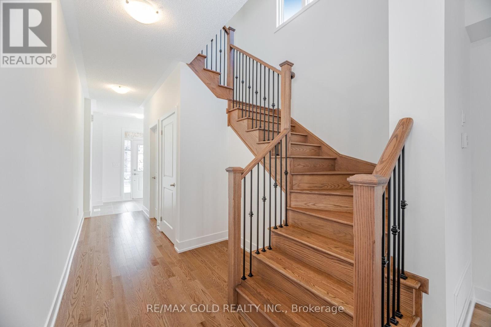 303 Bergamot Avenue, Milton, Ontario  L9E 1G5 - Photo 13 - W12427245