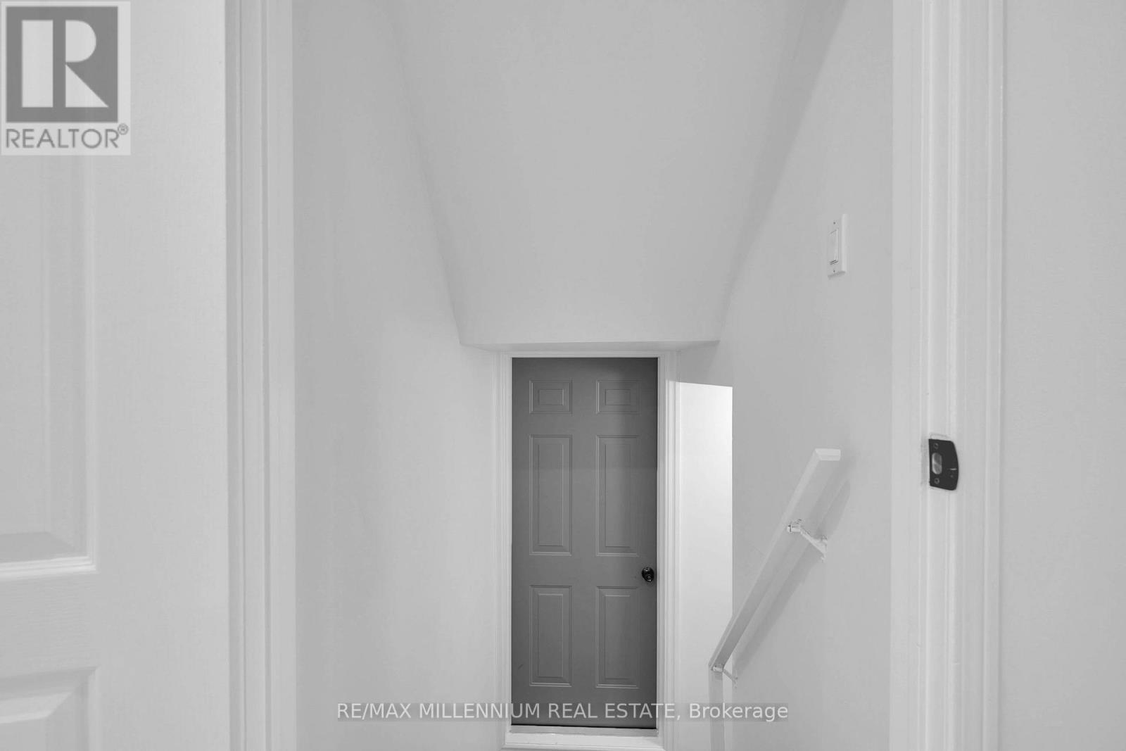 3393 Covent Crescent, Mississauga, Ontario  L5M 7P1 - Photo 37 - W12430530