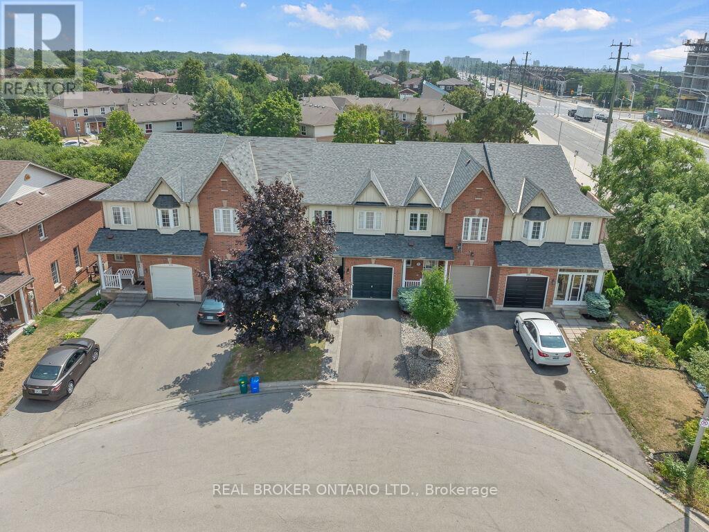 332 Riverstone Drive, Oakville, Ontario  L6H 7M3 - Photo 3 - W12436809