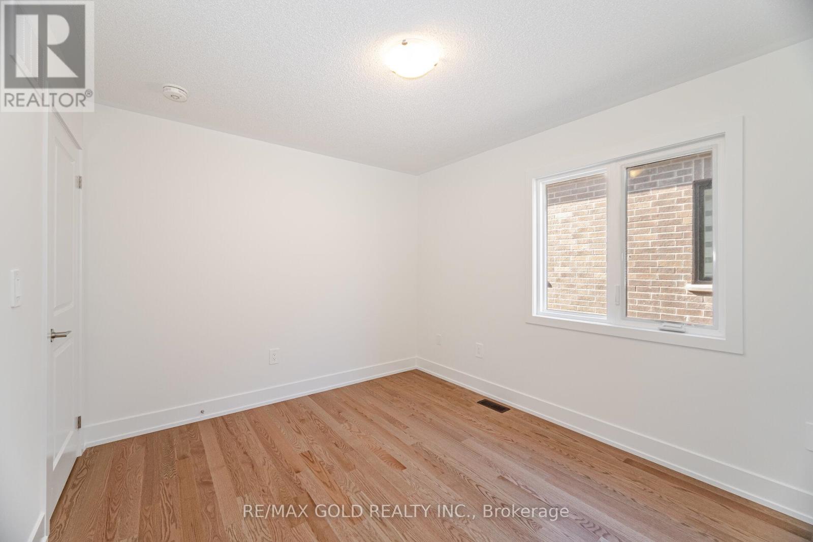 303 Bergamot Avenue, Milton, Ontario  L9E 1G5 - Photo 20 - W12427245
