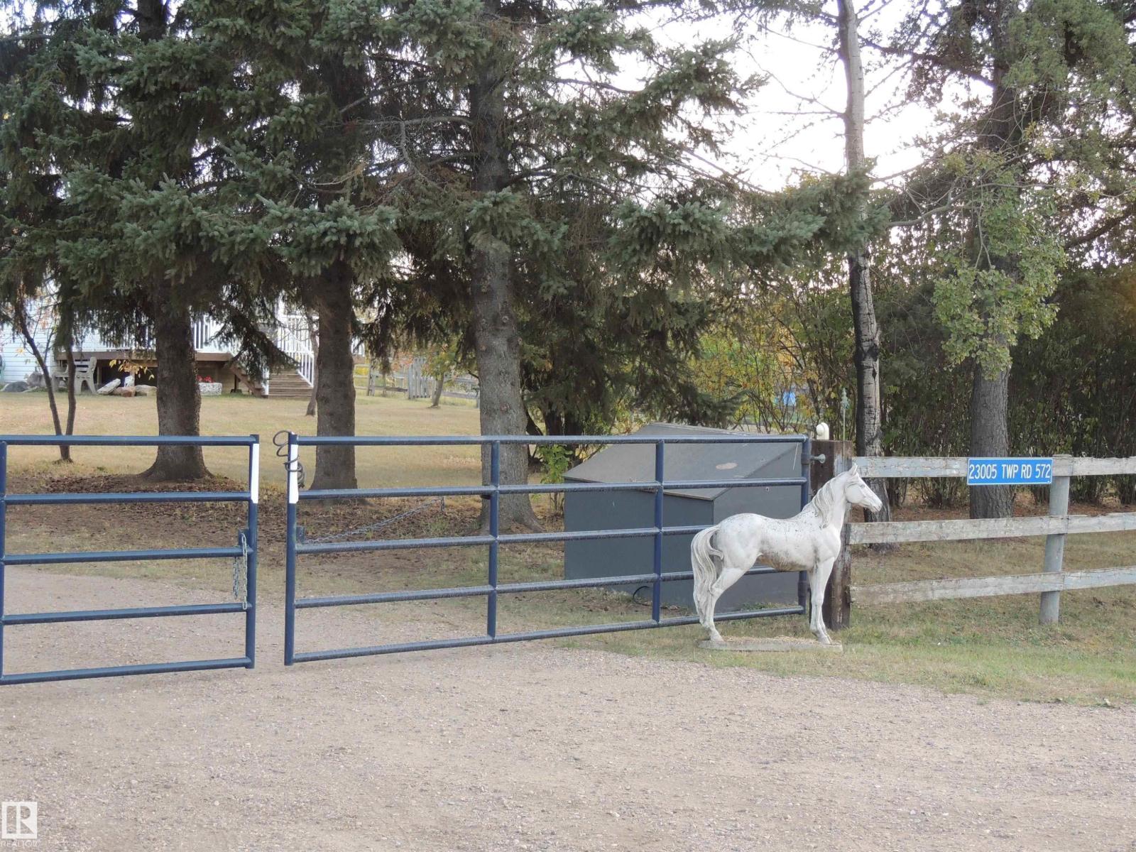 23005 Twp Road 572, Rural Sturgeon County, Alberta  T0A 1N5 - Photo 2 - E4459899