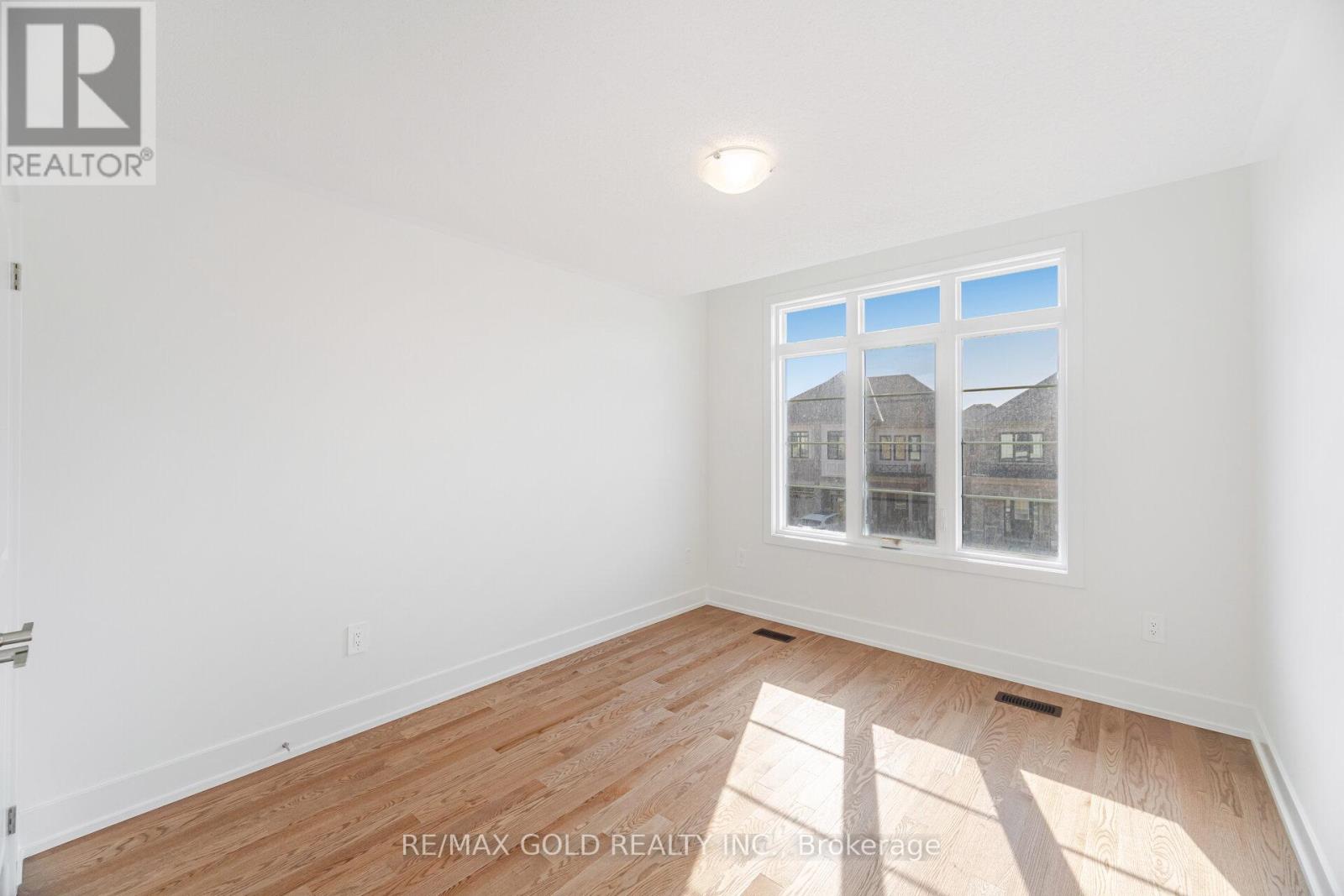 303 Bergamot Avenue, Milton, Ontario  L9E 1G5 - Photo 21 - W12427245