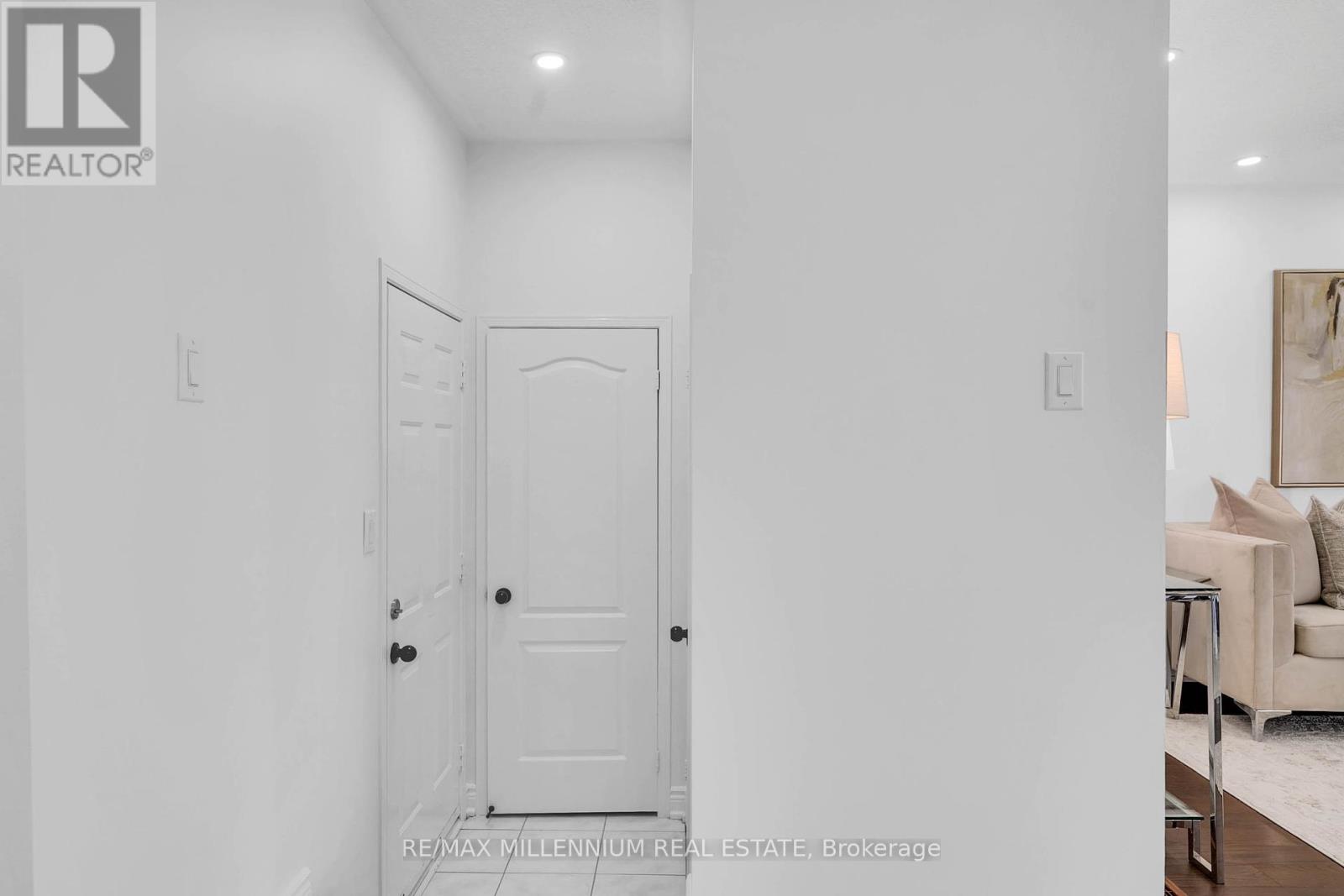 3393 Covent Crescent, Mississauga, Ontario  L5M 7P1 - Photo 20 - W12430530