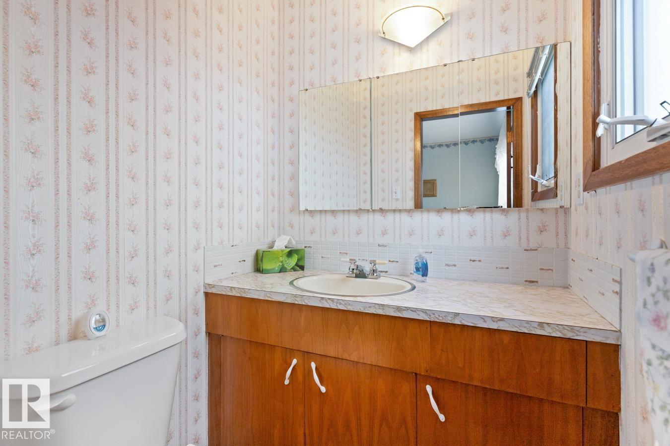 4215 117 St Nw, Edmonton, Alberta  T6J 1T5 - Photo 17 - E4460210