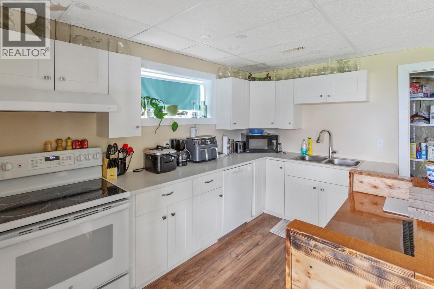 1047 Westview Road, Wynndel, British Columbia V0B 2N0 - Photo 10 - 10348474