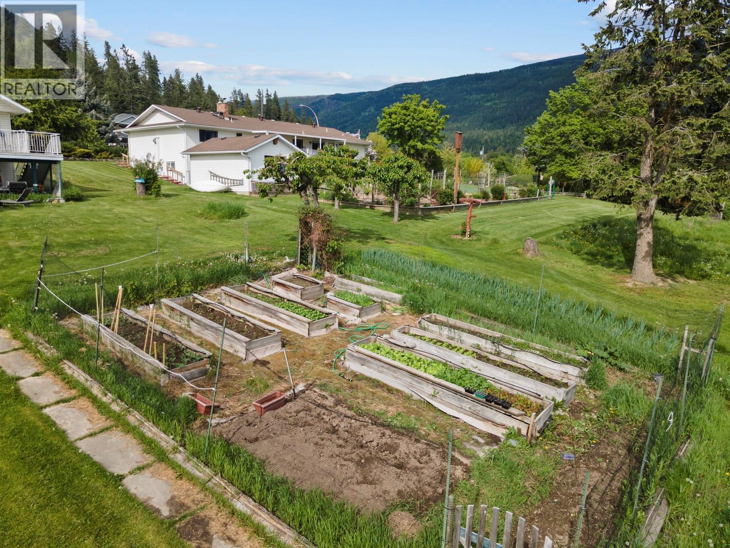 1047 Westview Road, Wynndel, British Columbia V0B 2N0 - Photo 21 - 10348474