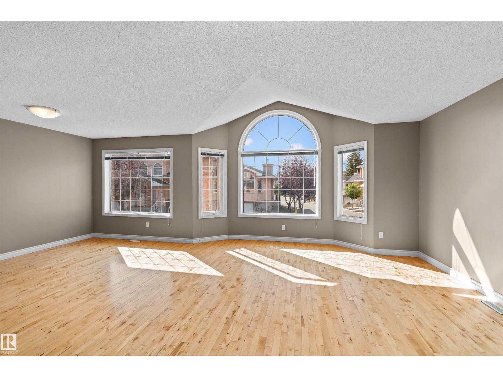 #101 11115 9 AV NW, Edmonton, Alberta