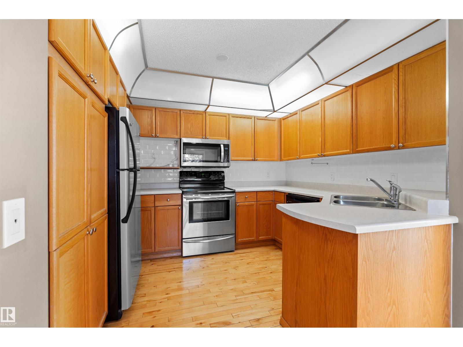 #101 11115 9 Av Nw, Edmonton, Alberta  T6J 6Z1 - Photo 6 - E4460214