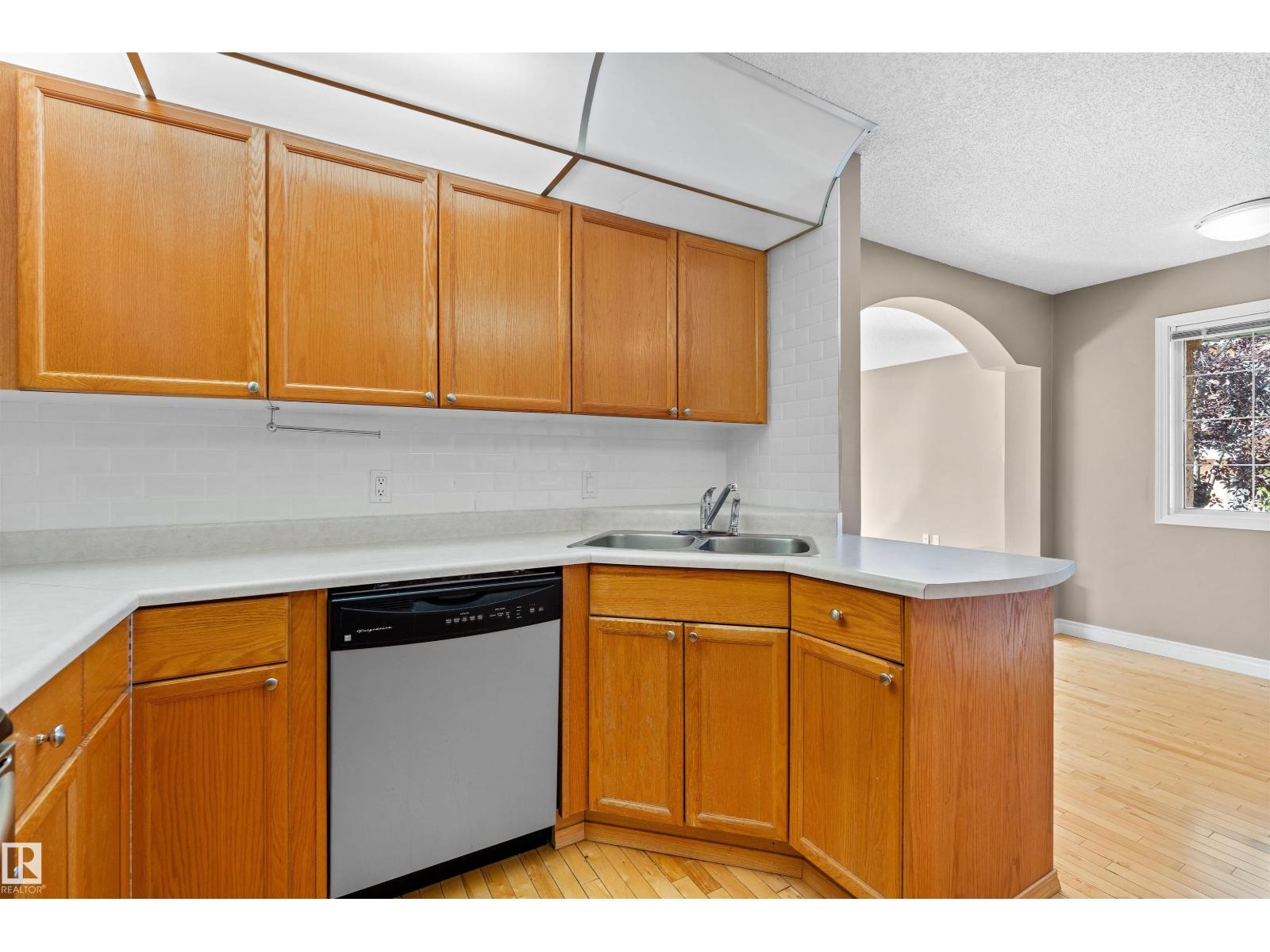 #101 11115 9 Av Nw, Edmonton, Alberta  T6J 6Z1 - Photo 7 - E4460214