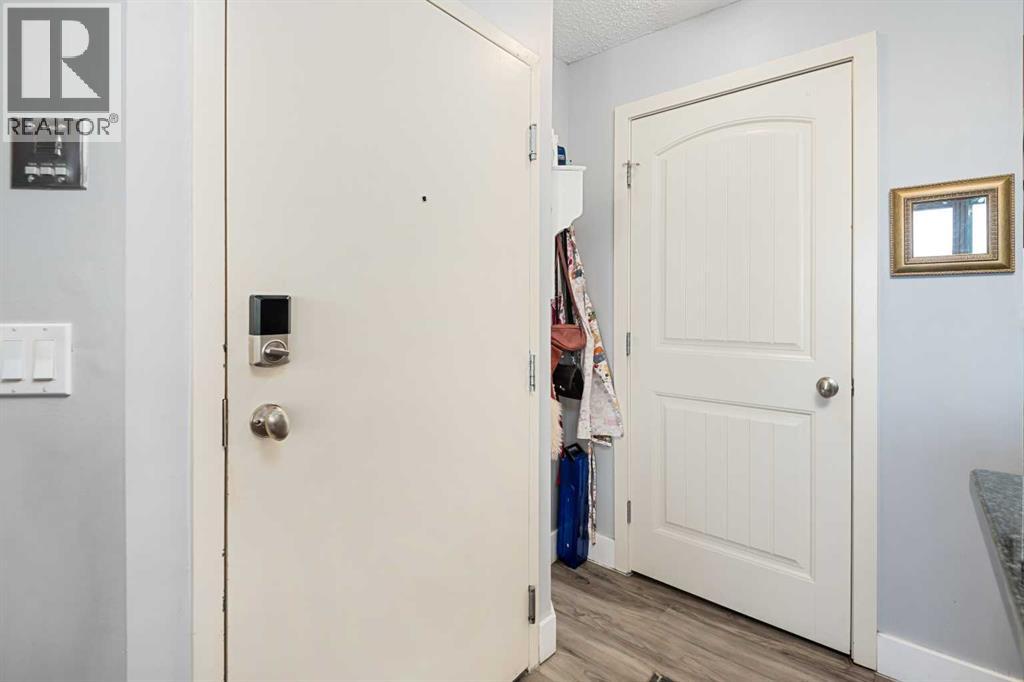 4, 218 Village Terrace Sw, Calgary, Alberta  T3H 2L4 - Photo 4 - A2244594