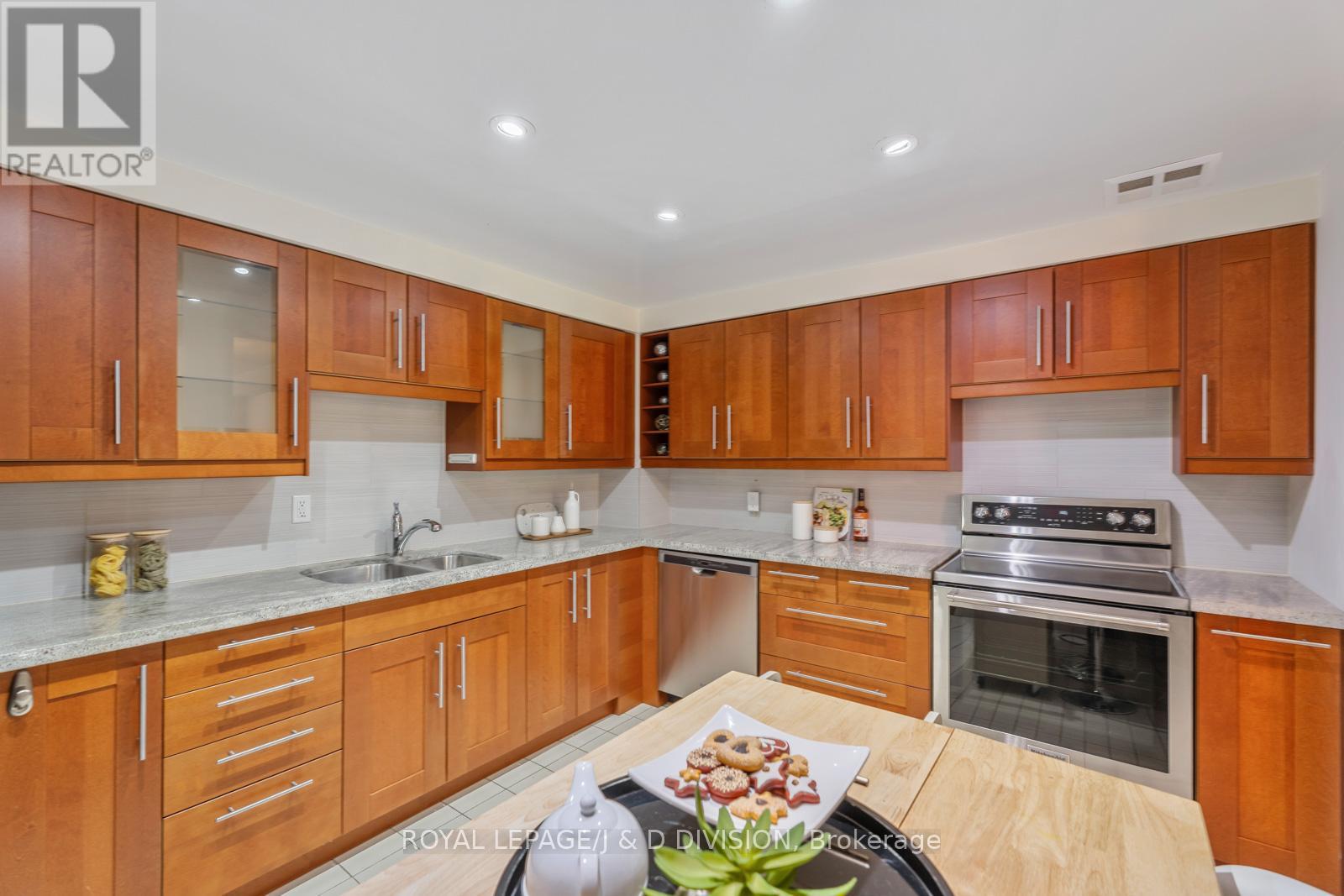 305 - 30 Glen Elm Avenue, Toronto, Ontario  M4T 1T7 - Photo 18 - C12437117