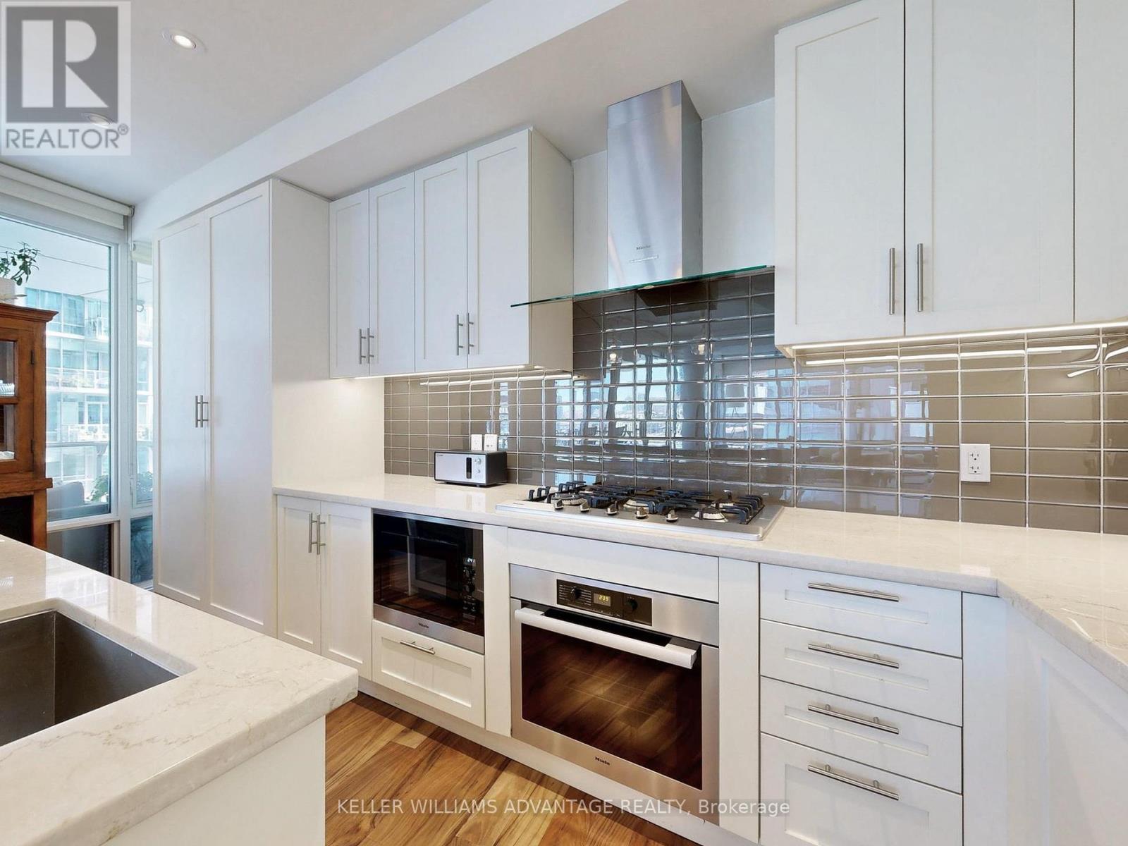 401 - 29 Queens Quay E, Toronto, Ontario  M5E 0A4 - Photo 14 - C12437158