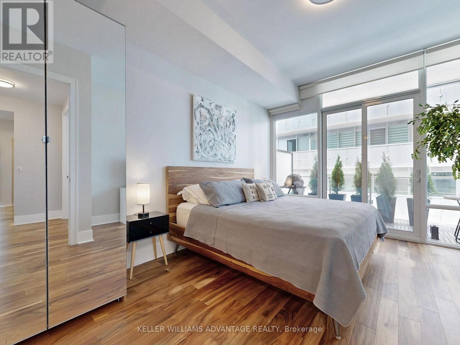 401 - 29 Queens Quay E, Toronto, Ontario  M5E 0A4 - Photo 18 - C12437158