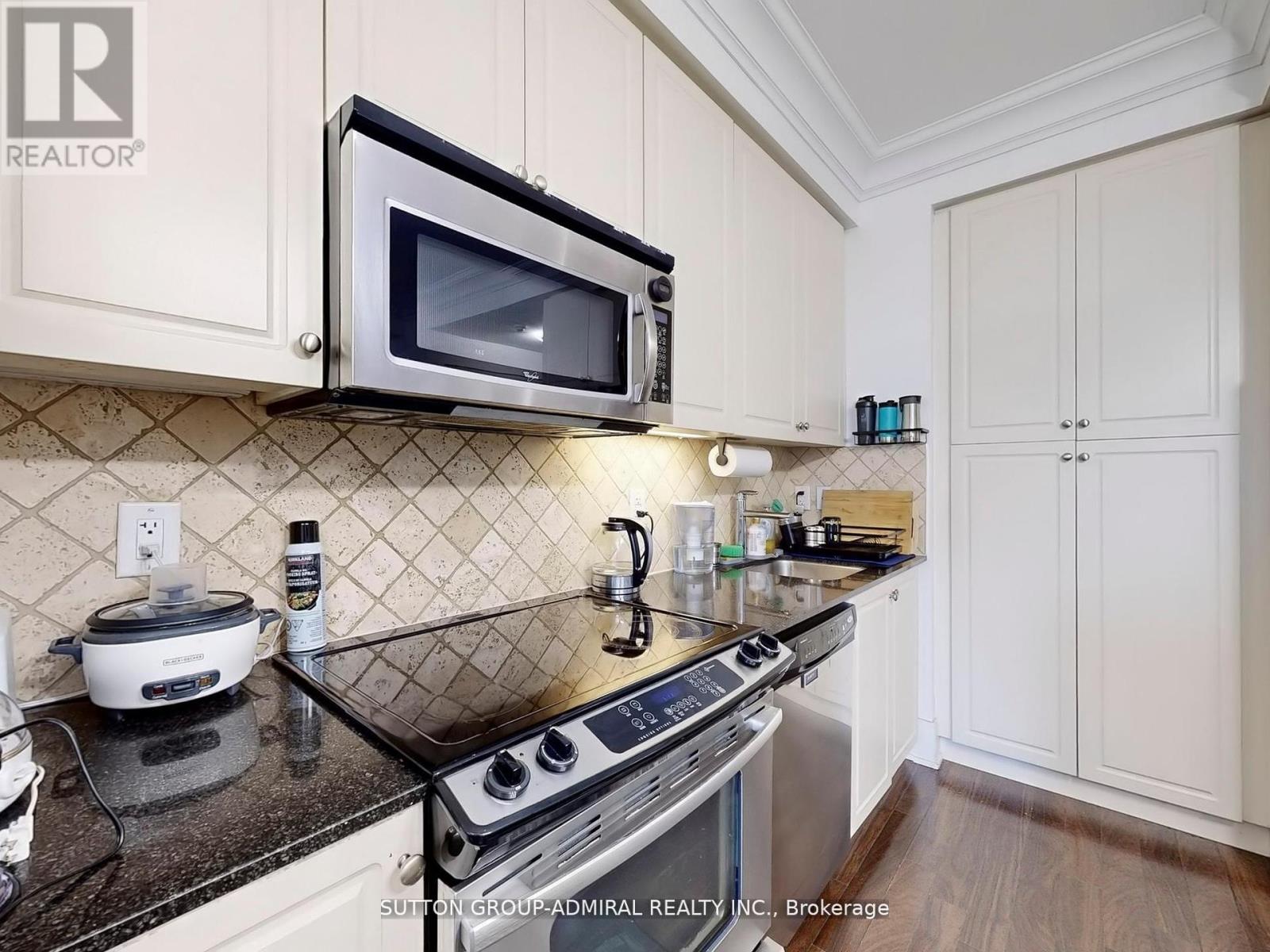 1916 - 70 Roehampton Avenue W, Toronto, Ontario  M4P 1R2 - Photo 15 - C12437220