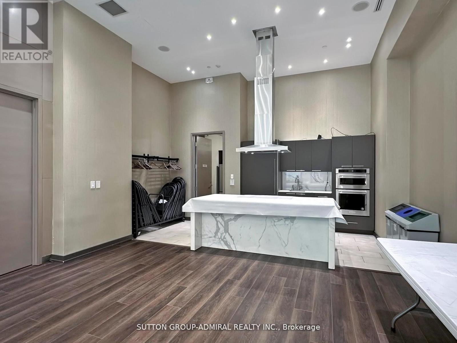 1916 - 70 Roehampton Avenue W, Toronto, Ontario  M4P 1R2 - Photo 26 - C12437220