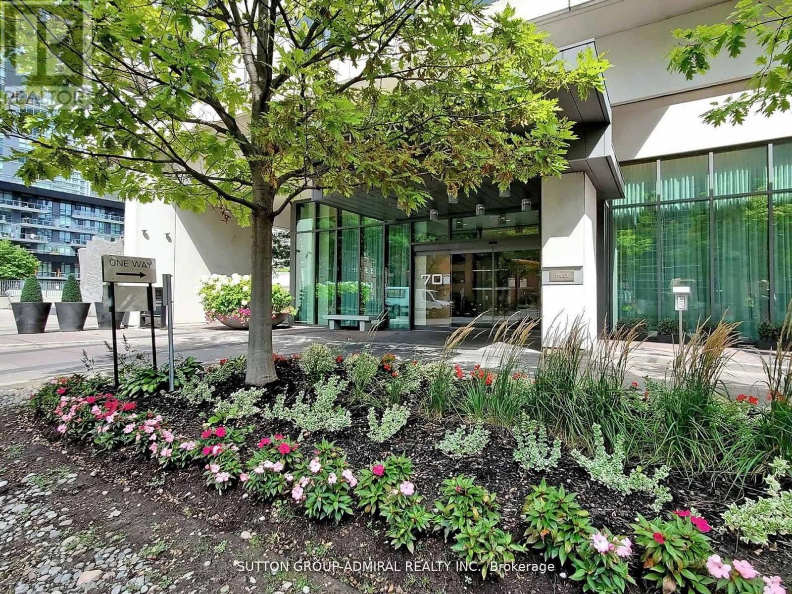 1916 - 70 Roehampton Avenue W, Toronto, Ontario  M4P 1R2 - Photo 3 - C12437220