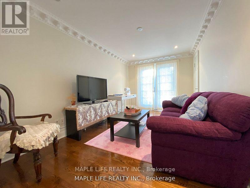 16 Brian Cliff Drive, Toronto, Ontario  M3B 2G2 - Photo 11 - C12437233