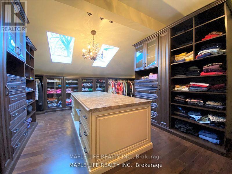 16 Brian Cliff Drive, Toronto, Ontario  M3B 2G2 - Photo 12 - C12437233